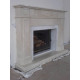 КП-16959 Мраморный камин с резьбой для загородного дома